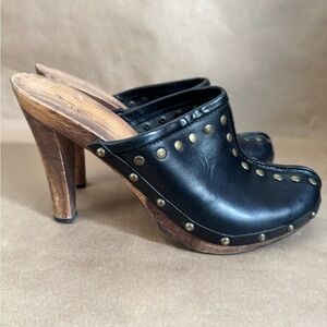 Made in Italy Y2K Black Leather Studded 4.5” Heeled Clogs. Size EU 39